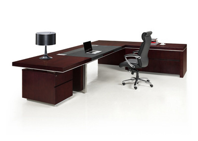 膠版辦公家具批發(fā) 實(shí)木大班臺的專業(yè)選擇——探訪鄭州華鵬實(shí)業(yè)